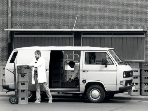 Характеристики грузового фургона Volkswagen Type 2 1.6 MT 1600  Cargo Van (11.1979 - 01.1982): фото, размеры, грузоподъемность, масса, скорость, двигатель, топливо, отзывы