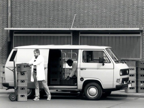 Характеристики грузового фургона Volkswagen Type 2 2.1 MT 2100  Cargo Van High Roof (02.1985 - 07.1991): фото, размеры, грузоподъемность, масса, скорость, двигатель, топливо, отзывы