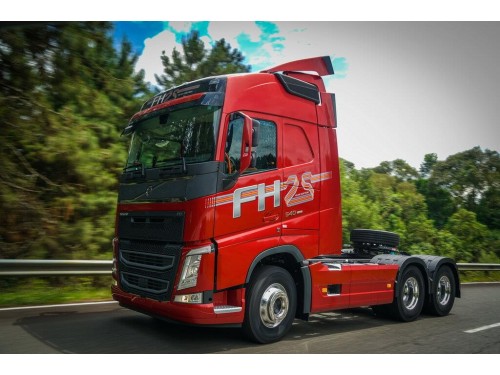 Характеристики седельного тягача Volvo FH 12.8 I-SHIFT 4x2 Tractor FH 42T 3A Air 3800 (09.2012 - н.в.): фото, размеры, грузоподъемность, масса, скорость, двигатель, топливо, отзывы