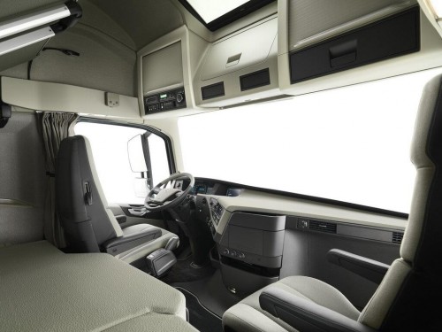 Характеристики седельного тягача Volvo FH 12.8 I-SHIFT 4x2 Tractor FH 42T 3A Air 3800 (09.2012 - н.в.): фото, размеры, грузоподъемность, масса, скорость, двигатель, топливо, отзывы