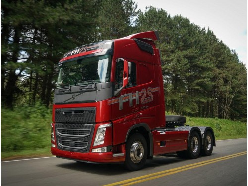 Характеристики седельного тягача Volvo FH 12.8 I-SHIFT 4x2 Tractor FH 42T 3A Air 3700 (09.2012 - н.в.): фото, размеры, грузоподъемность, масса, скорость, двигатель, топливо, отзывы