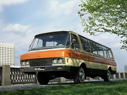 Характеристики автобуса ЗИЛ 118 6.0 AT Скорая помощь (04.1978 - 12.1978): фото, места, схема, вместимость, скорость, двигатель, топливо, масса, отзывы