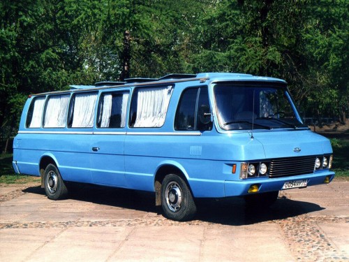 Характеристики автобуса ЗИЛ 3207 7.0 AT Автобус (05.1991 - 06.1997): фото, места, схема, вместимость, скорость, двигатель, топливо, масса, отзывы