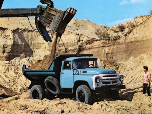 Характеристики бортового грузовика ЗИЛ ММЗ-550 6.0 MT 555 Строительный самосвал (02.1966 - 01.1977): фото, грузоподъемность, масса, скорость, двигатель, топливо, отзывы